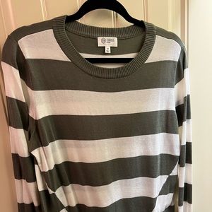 Candace Cameron Bure pullover sweater. Size M.